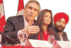 مایکل ایگناتیف، رهبر سابق حزب لیبرال کانادا، هنگام گفتگوی مطبوعاتی با نمایندگان رسانه های قومی قبل از برگزاری انتخابات سراسری کانادا - عکس از سلام تورنتو (20 اپریل 2011)